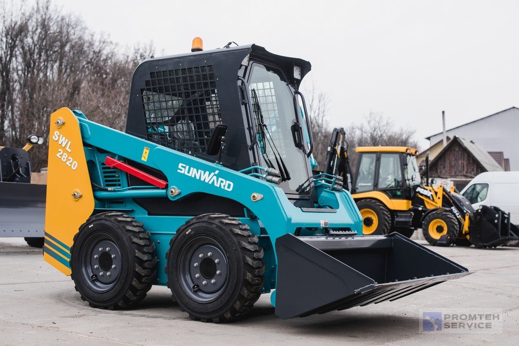 Мини-погрузчик колесный SUNWARD SWL2820