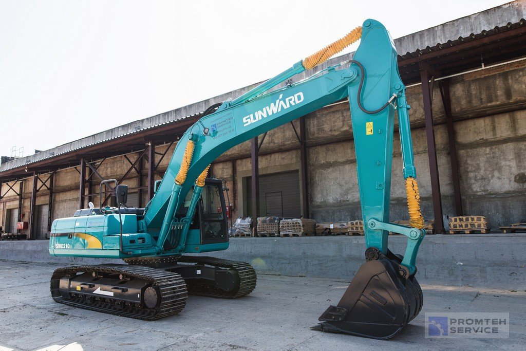 Гусеничный экскаватор SUNWARD SWE210