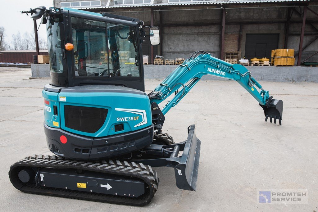 Мини-экскаватор SUNWARD SWE35UF